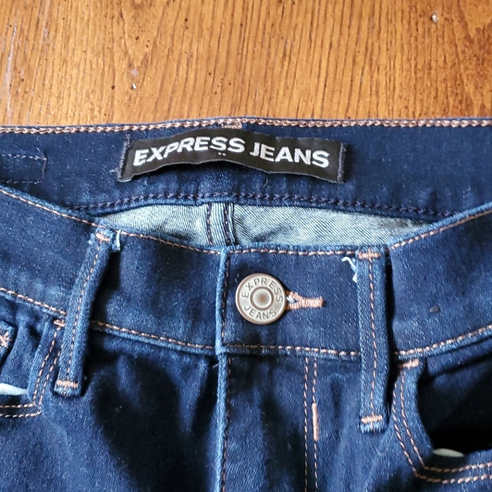 Nice pair of jeans size 4s legging like new